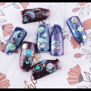 (Free w/Bundle) 3-D Nail Decals 💅🏼